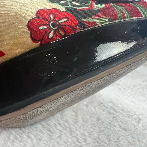 Madden girl Size 11 Black Patent Leather Platform Heels W/ Red & Gold Detail - Picture 6 of 6